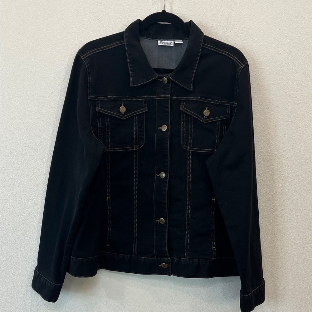 Women with Control Dark Black Denim Jacket szXL Outerwear wPockets and Details.